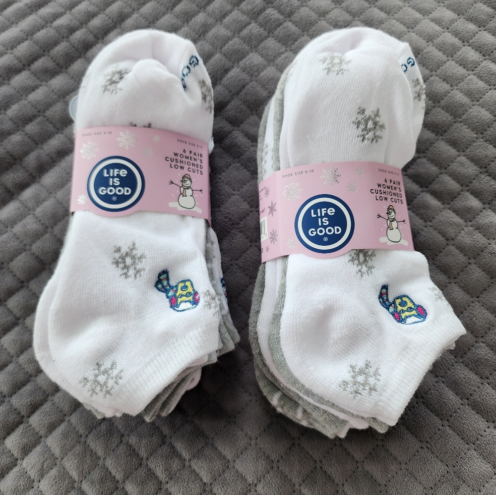 Life Is Good White and Gray Ankle Socks with Snowflake and Dog Design